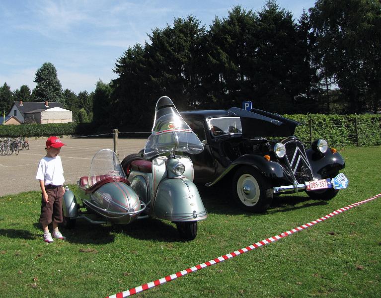 Het bestuur heeft dit uitstekend gezegd, SHOW EN SHINE, en dit alles onder een blakende zon op de locatie De Blookberg te Zutendaal (17).JPG